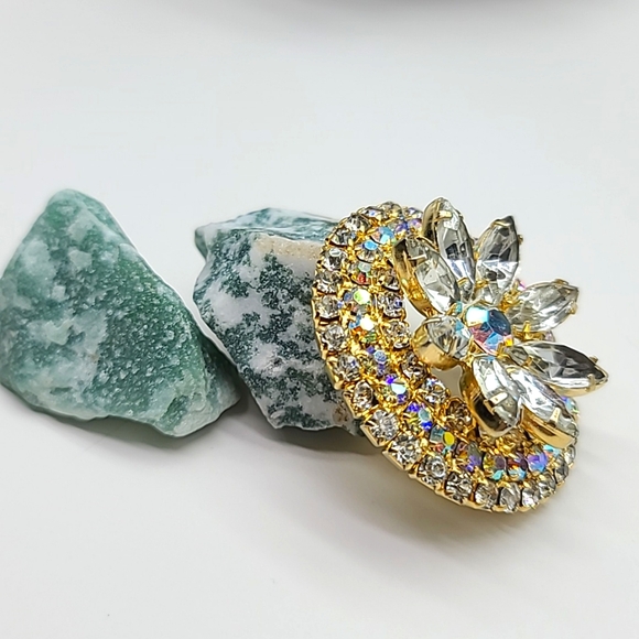 Brilliant Faceted Rhinestone Floral Brooch! An Unsigned Aurora Borealis Gem! - Picture 5 of 11